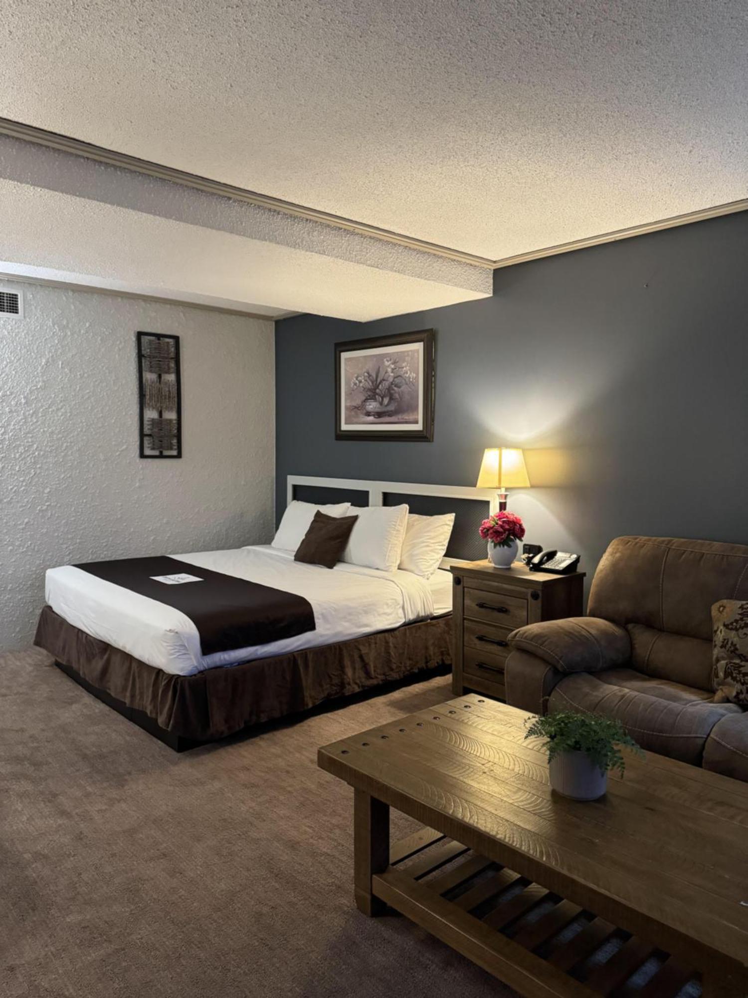 Riviera Plaza&Conference Centre, Vernon, BC Buitenkant foto