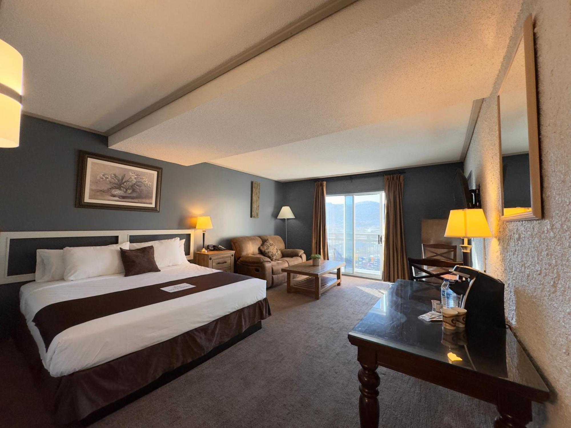 Riviera Plaza&Conference Centre, Vernon, BC Buitenkant foto
